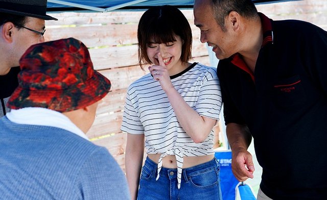 Cô Vợ Trẻ Dâm Dục Và 2 Bác Hàng Xóm Nozomi Ishihara